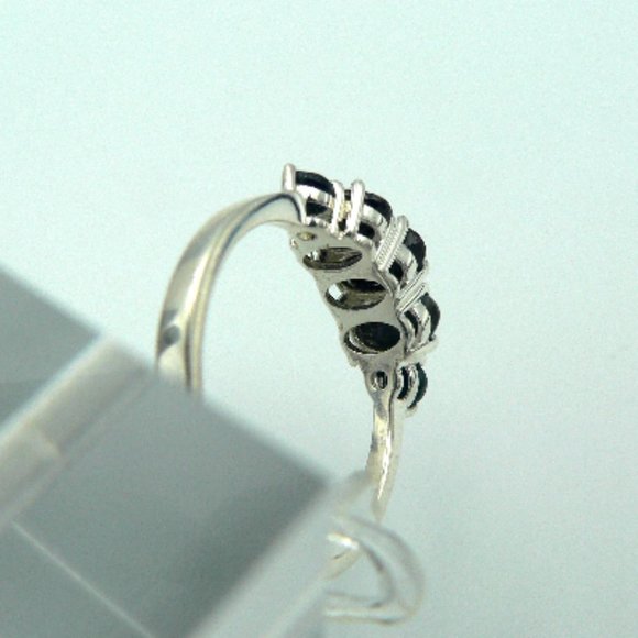 Sz 8 Genuine Natural Silver Sapphire Ring NWOT - Picture 4 of 5